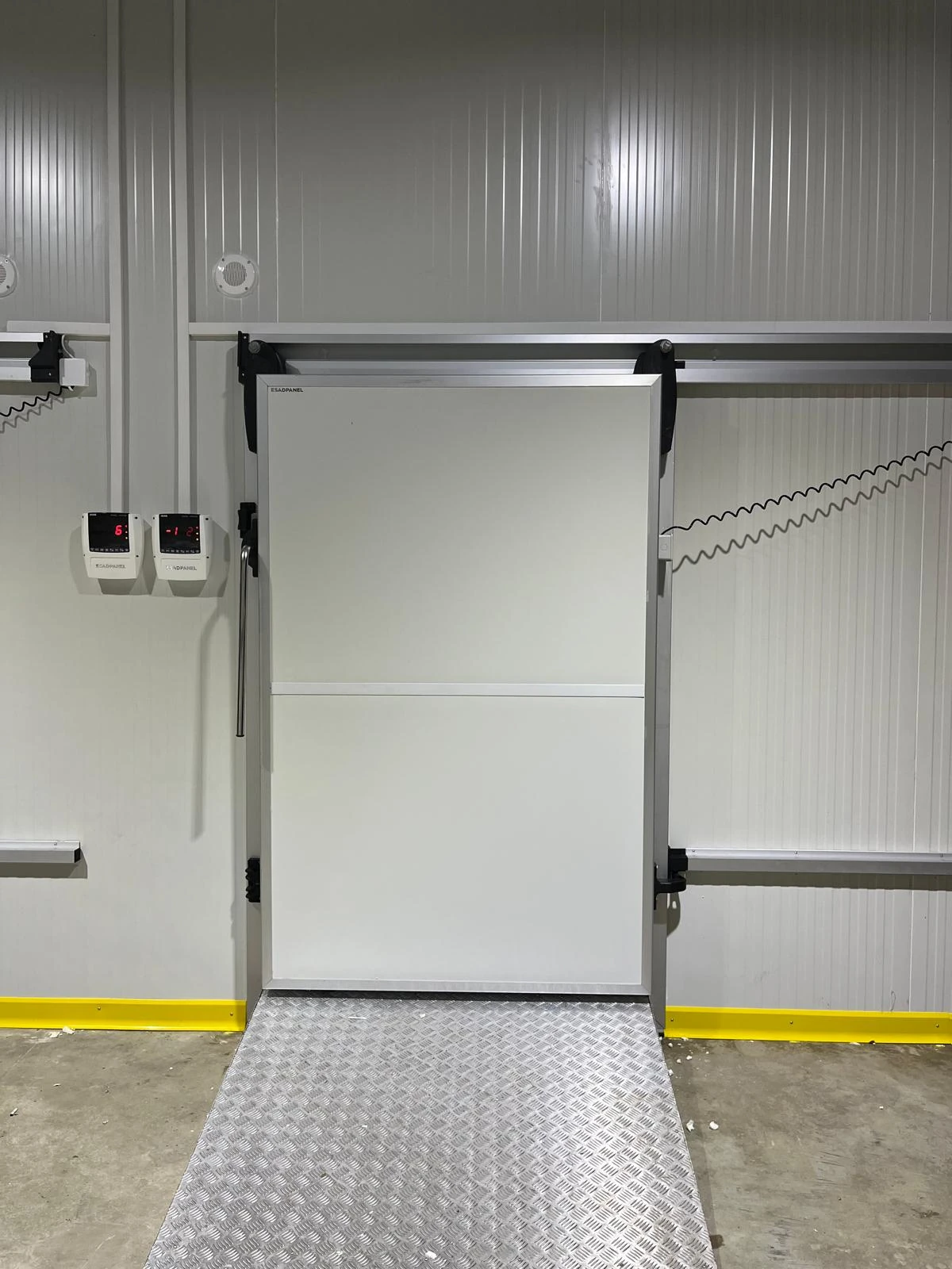 Soğuk oda kapısı / Cold-room door
