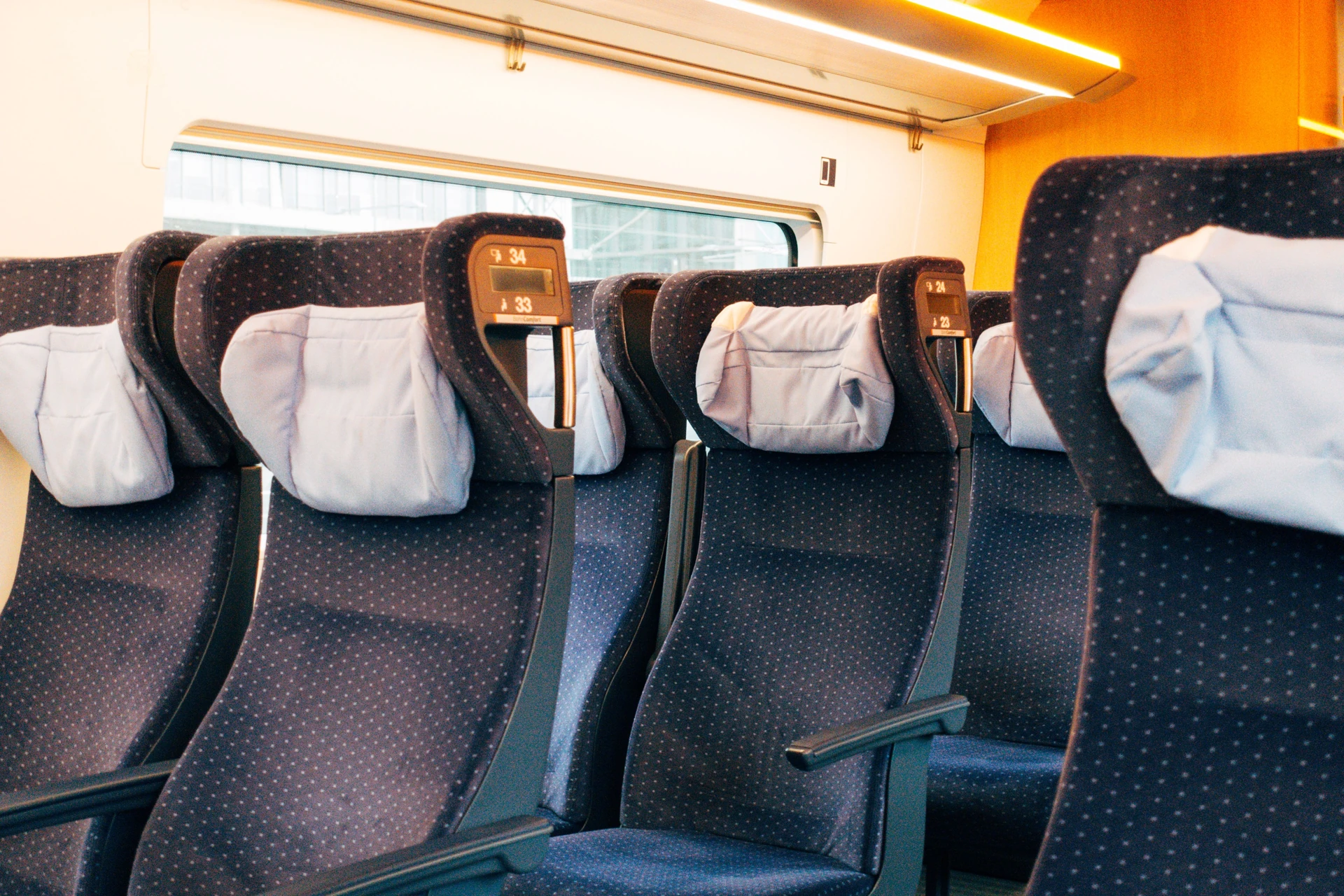 Tren koltukları / Train seats